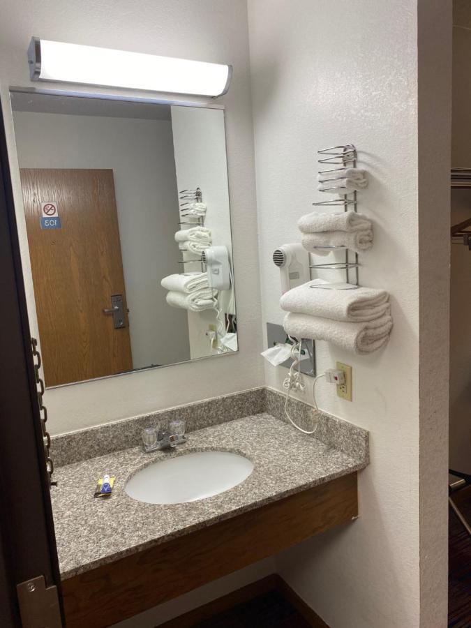 Americas Best Value Inn Champaign Extérieur photo