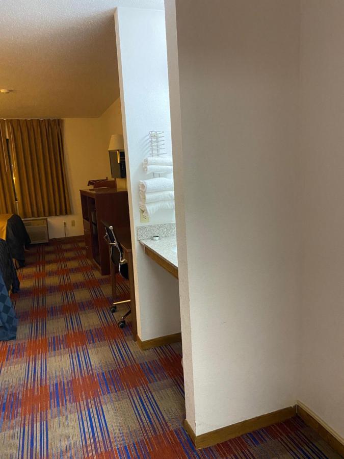 Americas Best Value Inn Champaign Extérieur photo