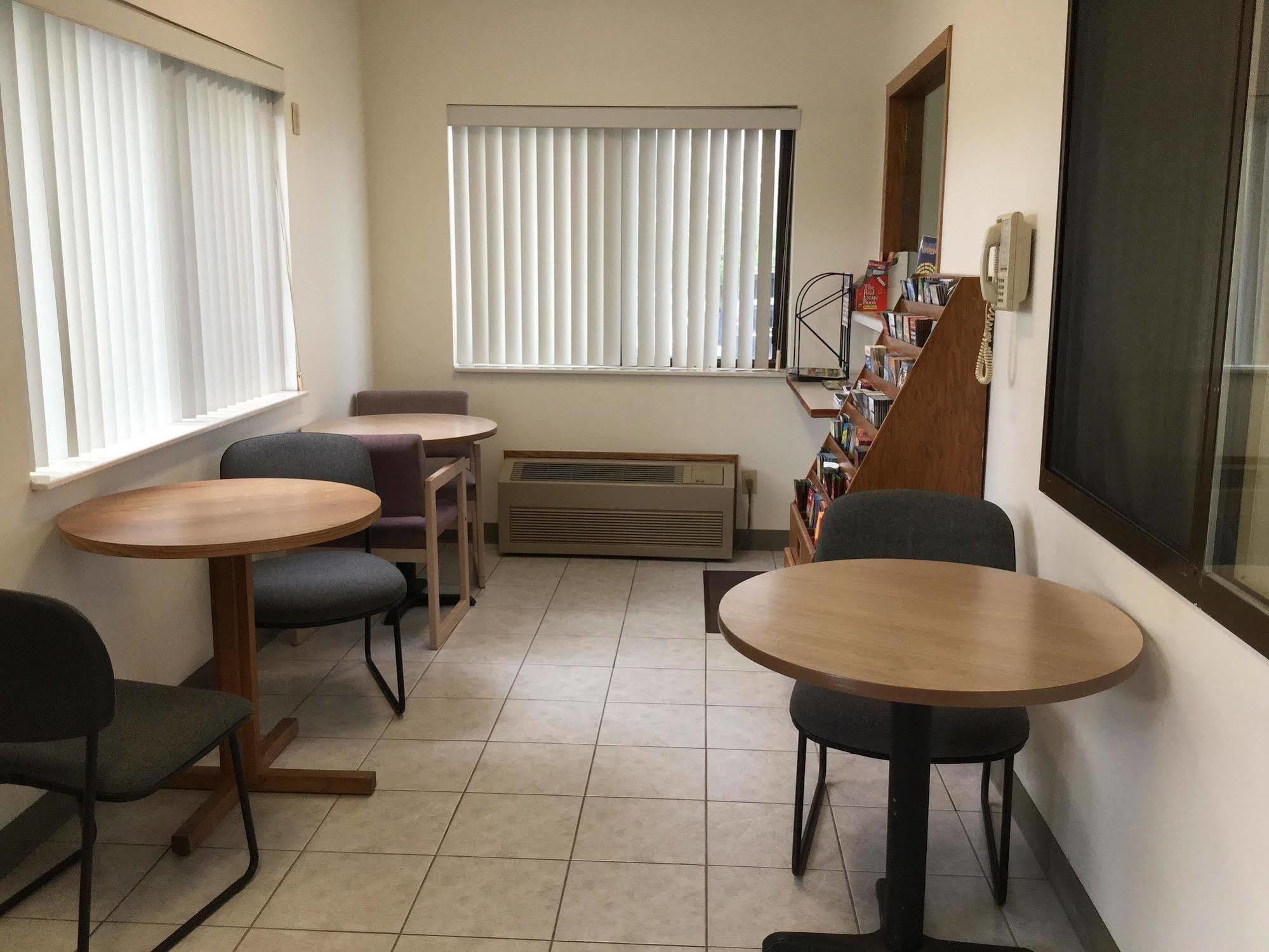 Americas Best Value Inn Champaign Extérieur photo