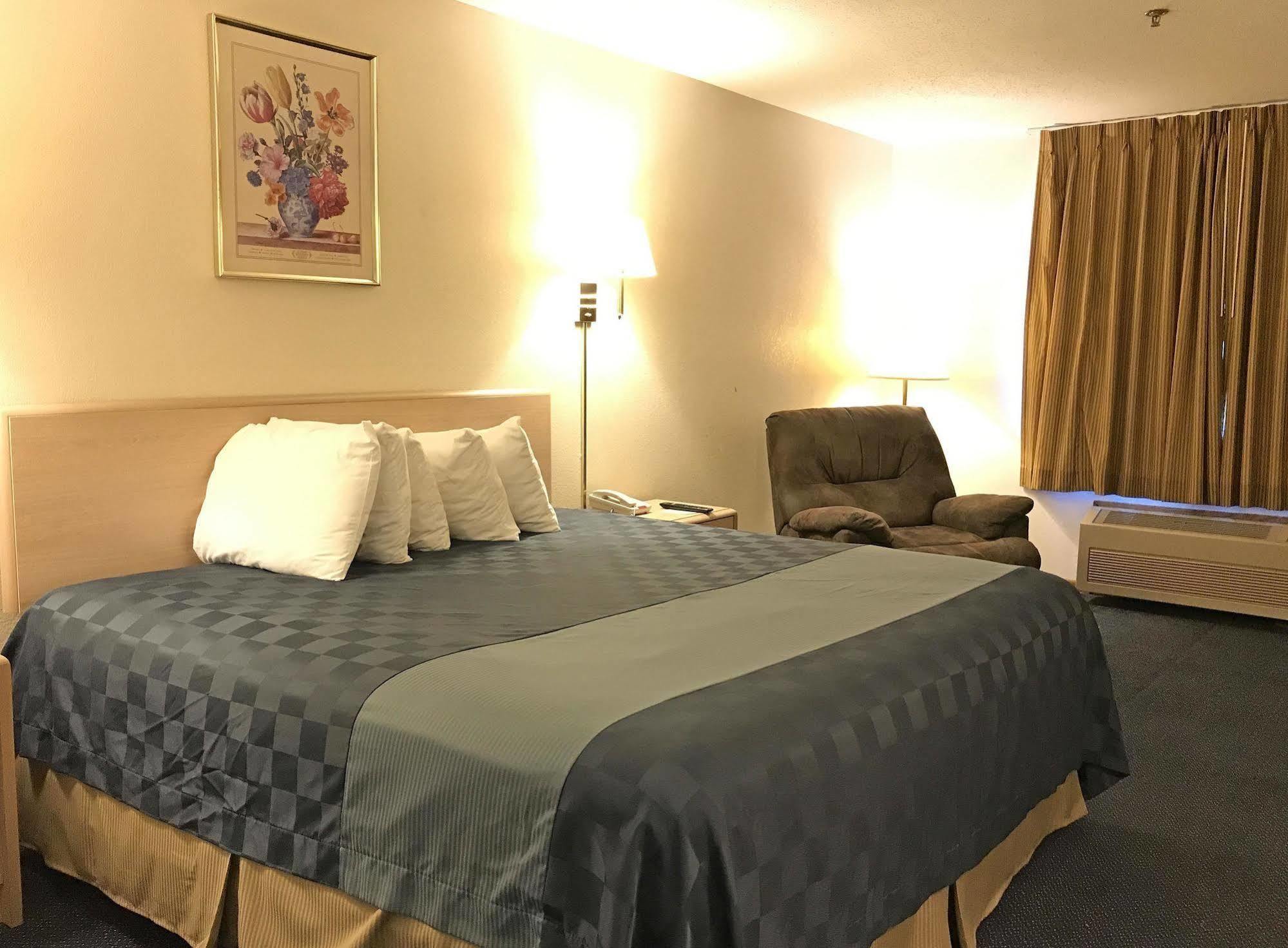 Americas Best Value Inn Champaign Extérieur photo