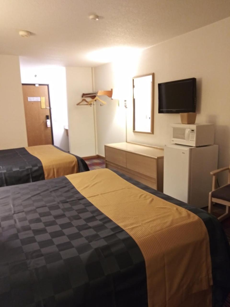 Americas Best Value Inn Champaign Extérieur photo